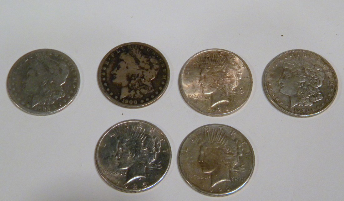 3 US Morgan & 3 Peace Silver dollars: 3 US Morgan dollars: 1882, 1900, 1921 and 3 Peace Silver: two 1922 and 1925 - 158 grams total weight