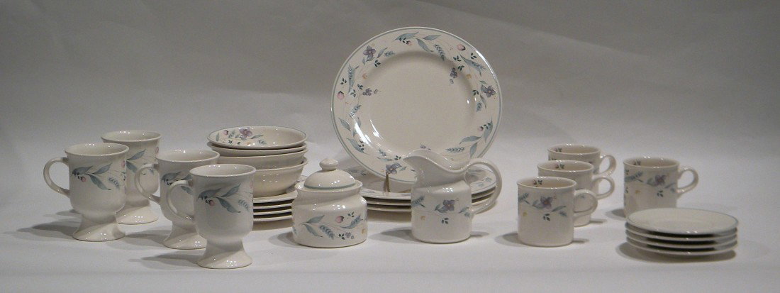 26 Piece Pfaltzgraff Pottery "April" Pattern Dinner Ser: 26 Piece Pfaltzgraff Pottery "April" Pattern Dinner Service - 4 Dinner Plates, 4 Salad Plates, 4 Cups, 4 Saucers, 4 Footed Mugs, 4 Cereal Bowls, Lidded Sugar & Creamer.