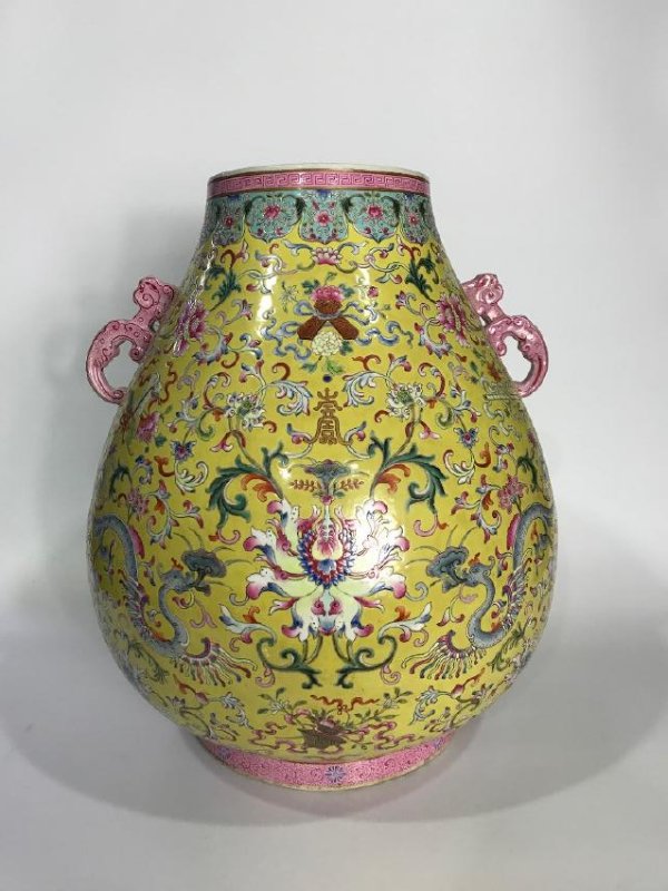 A YELLOW-GROUND FAMILLE-ROSE VASE , QING DYNASTY (1 of 10)