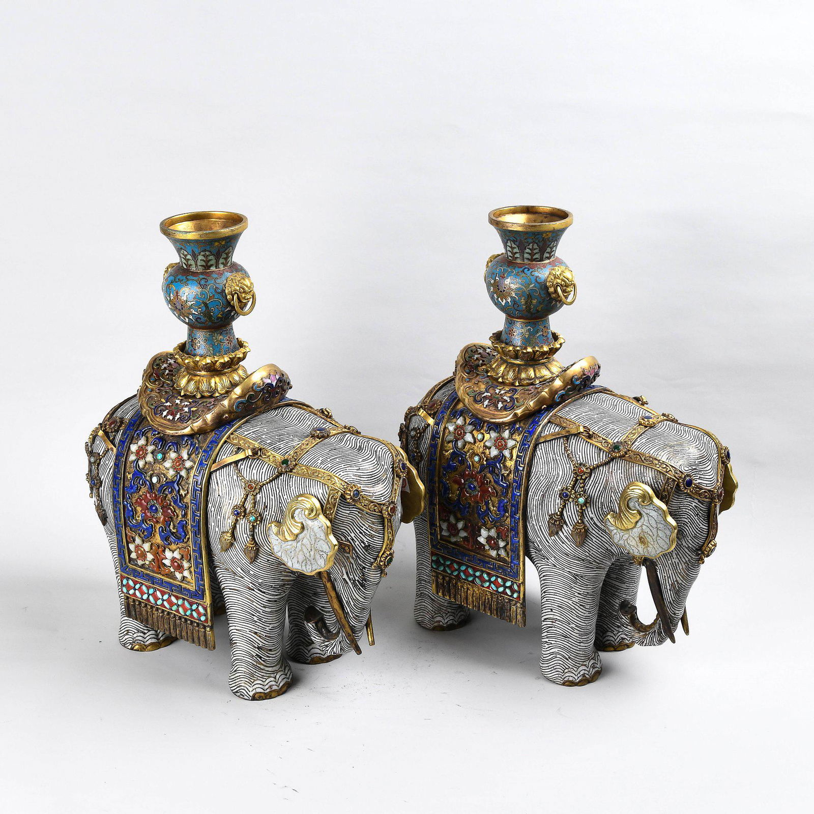 A PAIR OF CLOISONNE ENAMEL BRONZE ELEPHANT VASES.QING (1 of 9)