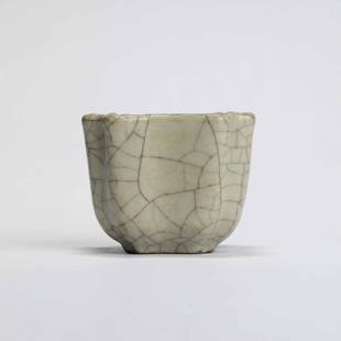 A Ge Type Square Cup: A Ge Type Square Cup 宋 哥窑杯