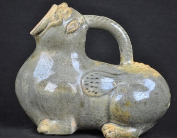 A YAO ZHOU CELADON TIGER KENDI.( SONG DYNASTY): A yao zhou celadon tiger kendi( song dynasty) 6''x 5 1/2''