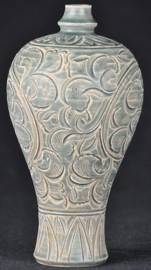 A YAO ZHOU MEI PING.(SONG DYNASTY): a yao zhou mei ping (song dynasty) 10 1/4''H
