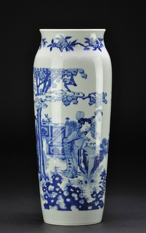 A BLUE AND WHITE SLEEVE VASE .(SHUNZHI STYLE): - A BLUE AND WHITE SLEEVE VASE .(SHUNZHI STYLE) Finely painted around the body in inky-blue tones with ladys in garden, all between incised lines and lotus sprays to the waisted neck.45cm H.