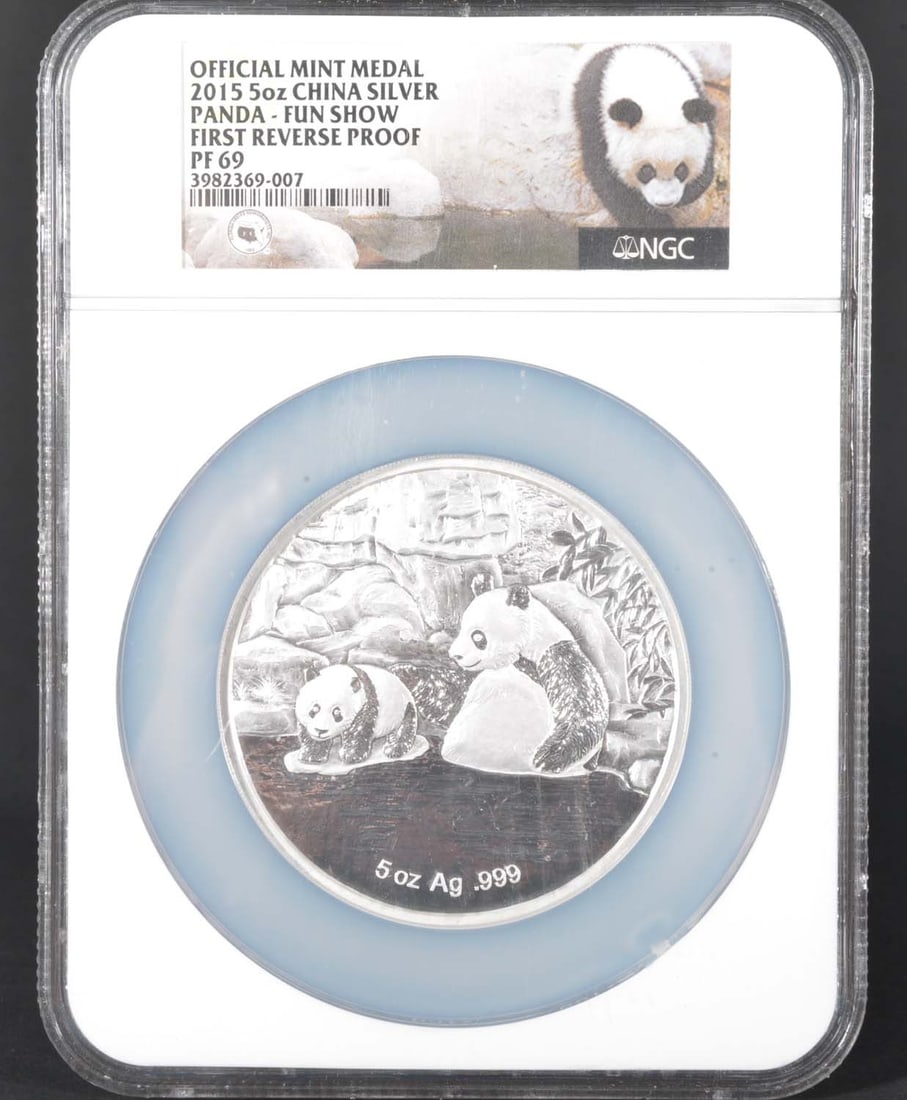 China Official Mint Panda Medal (2015) (1 of 2)