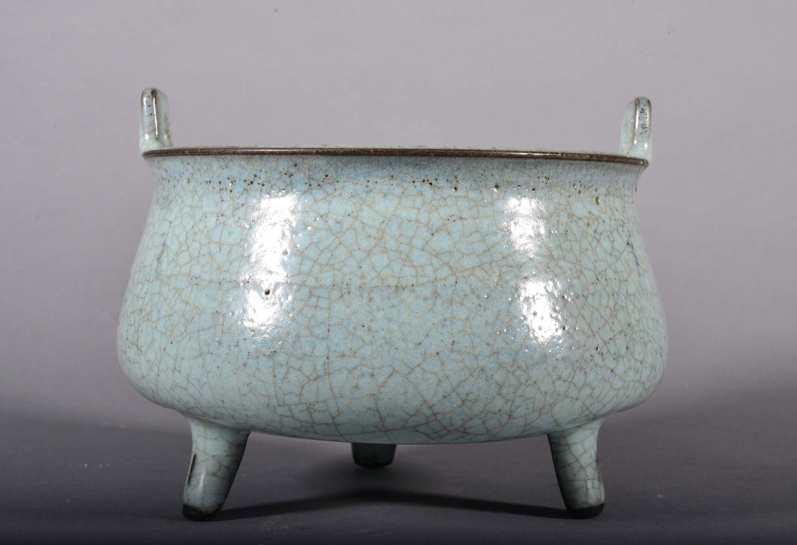 A GUANYAO-GLAZED TRIPOD CENSER.BEFORE MING,YUAN (1 of 6)