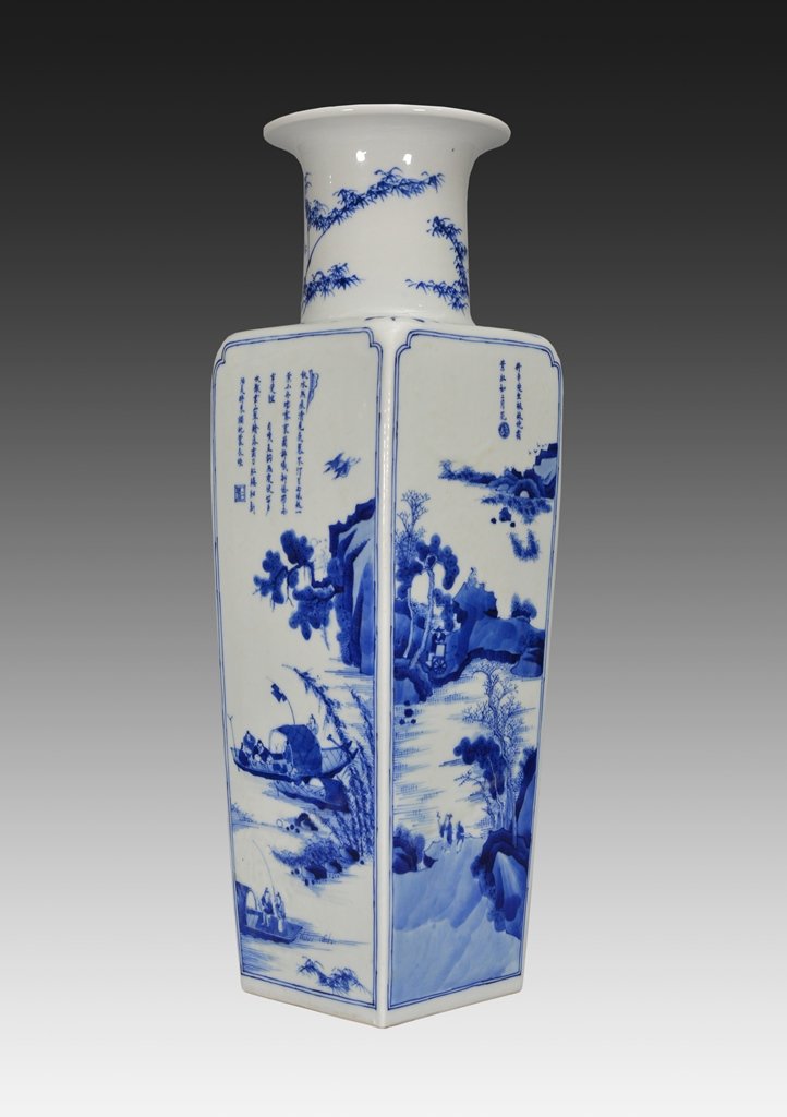 A LARGE BLUE AND WHITE SQUARE VASE