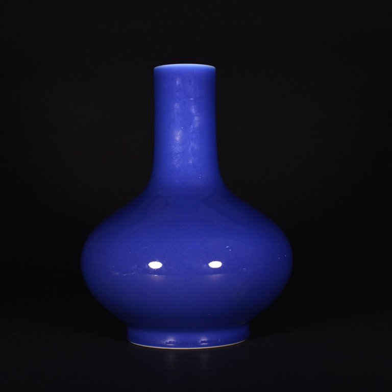 A BLUE-GLAZED BOTTLE VASE (1 of 4)