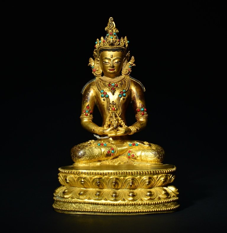 A GILT-BRONZE FIGURE OF AMITAYUS (1 of 5)