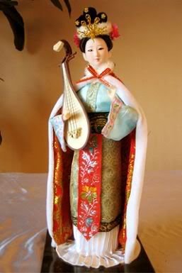A silk figurine of Wang Zhaojun