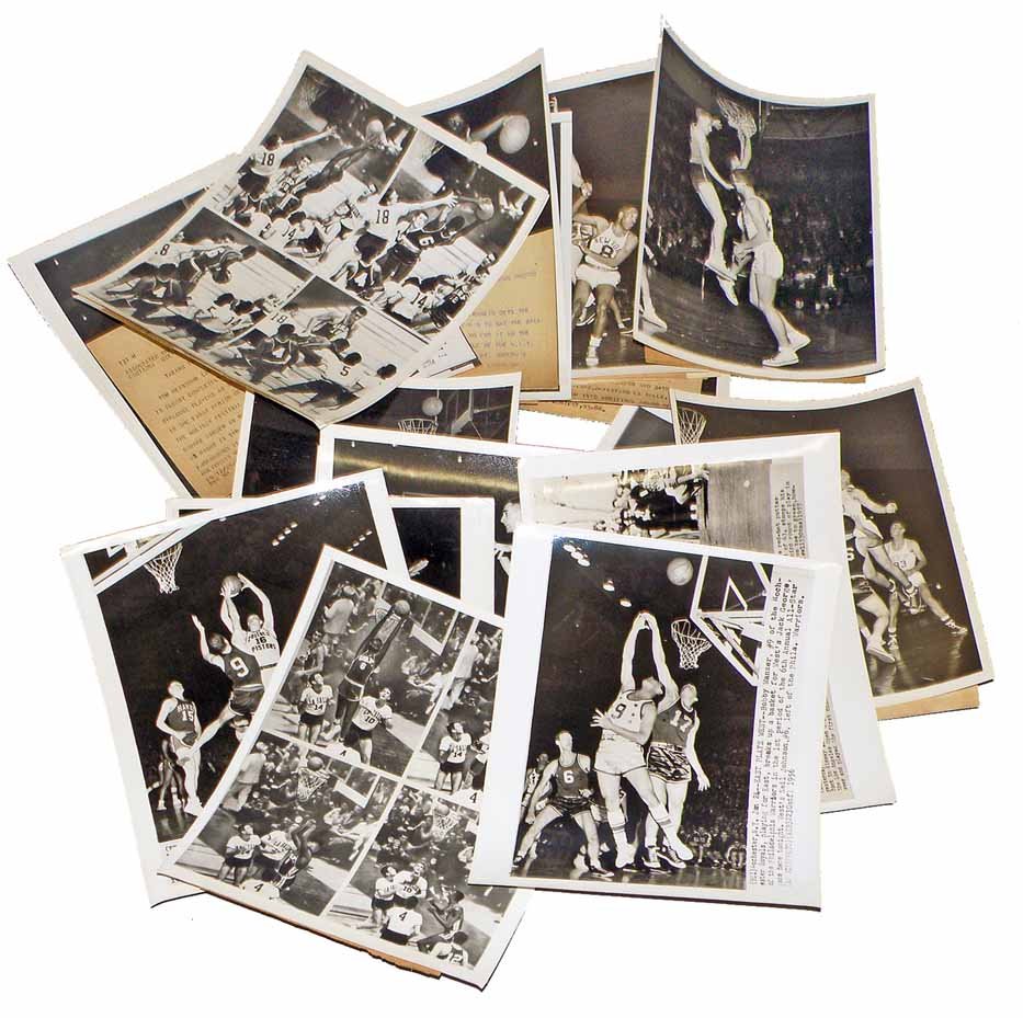 TWENTY FOUR 1950S BASKETBALL PHOTOS: Press release photos, most from A.P. The majority are college basketball, but several are from NY vs. Boston (1956). Also includes one Tommy Bolt A.P. golf photo. Size: Largest 8" x 10"
