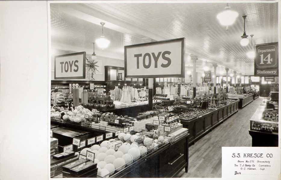 ORIGINAL S.S. KRESGE COMPANY PROMOTIONAL PHOTOGRAPH: Store #272 Schenectady, New York. Photo prominantly features the toy department chock full of great toys from the 20s. Minor edge wear. 7 5/8" x 9 3/4"