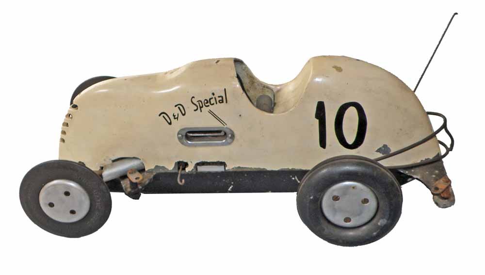 McCOY DUROMATIC INVADER GAS POWERED TETHER CAR: In great original, D&D Special, as raced paint and condition. Hornet motor. Some use wear 17" long