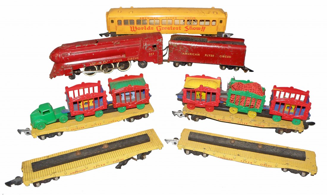 AMERICAN FLYER CIRCUS TRAIN: Streamliner #352 Locomotive and Tender, passenger car, four flat cars, two with original circus wagons.Largest 17" Long