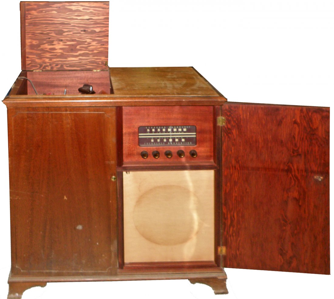 CONSOLE RADIO AND PHONOGRAPH: Not tested. Some wear to finish. 35" tall x 33" wide