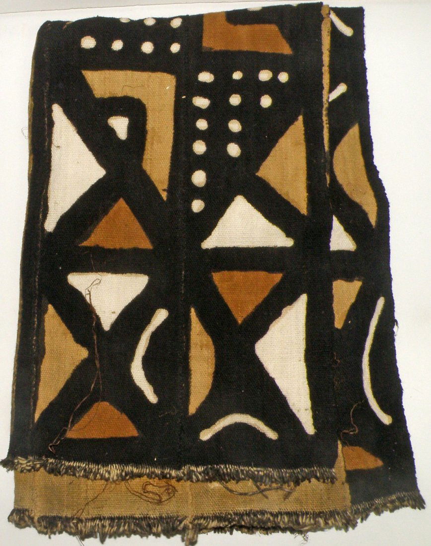 AFRICAN MUD CLOTH WEAVING (1 of 1)