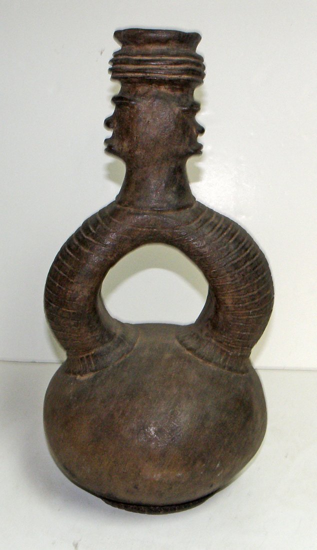 AZANDE STIRRUP POT (1 of 2)