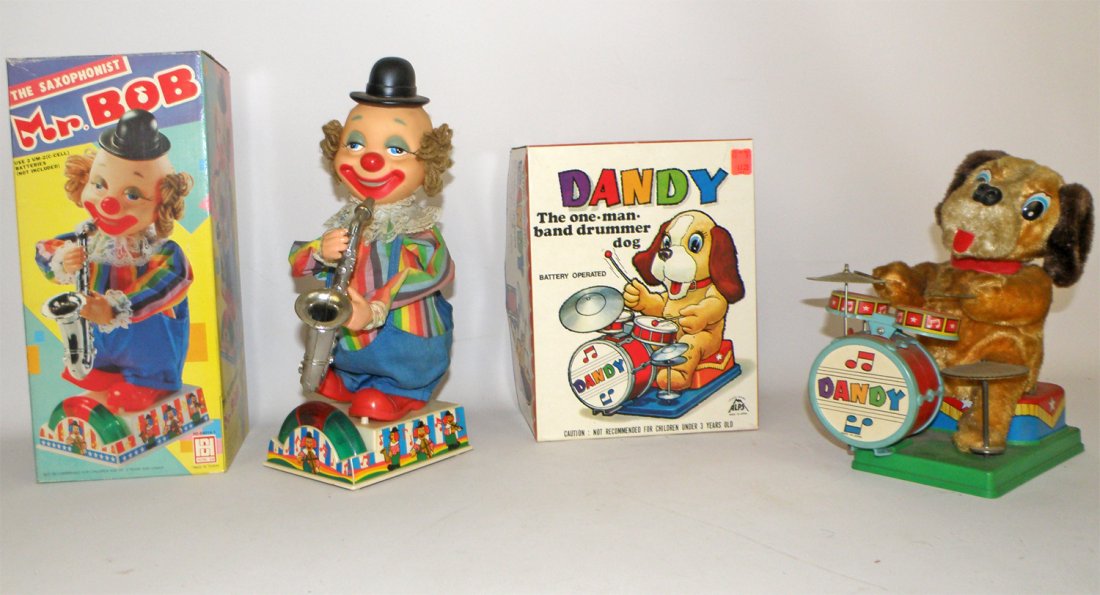 TWO BOXED BATTERY OPERATED TOYS (1 of 2)