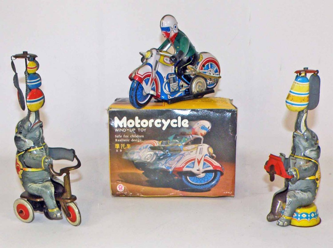 THREE TIN TOYS (1 of 3)