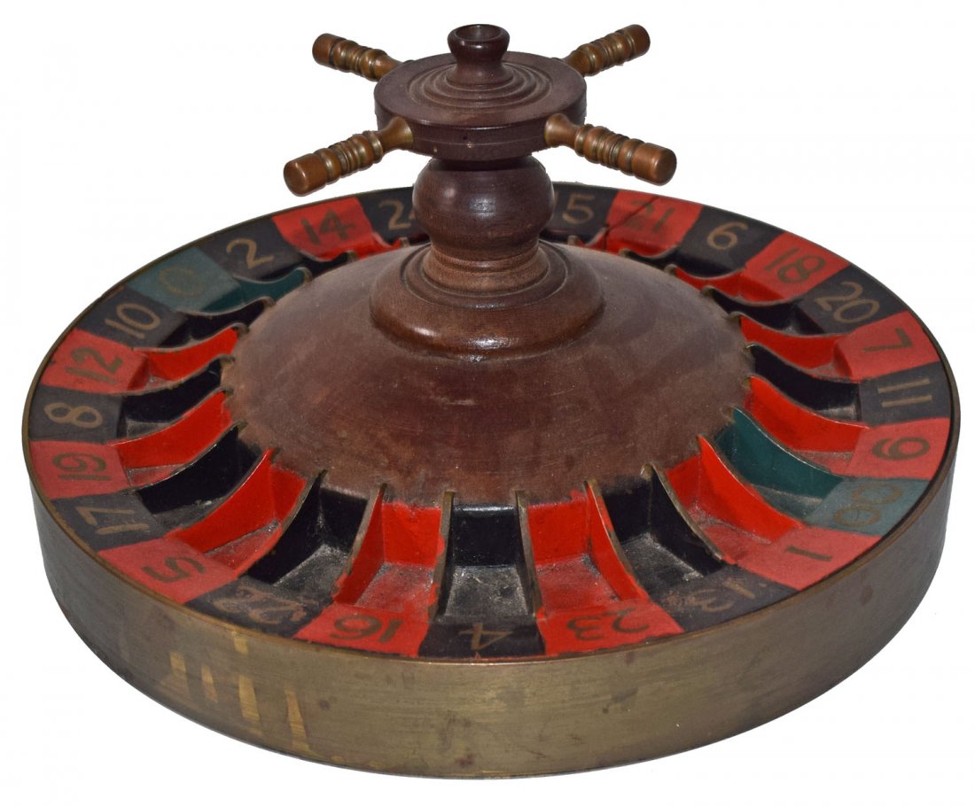 EARLY TRAVELING ROULETTE WHEEL. (1 of 3)