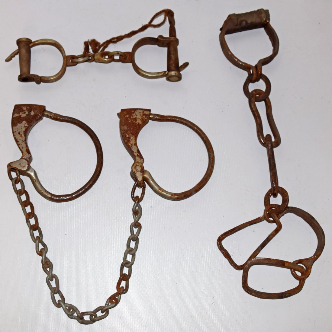 LOT OF EARLY SHACKLES (1 of 2)