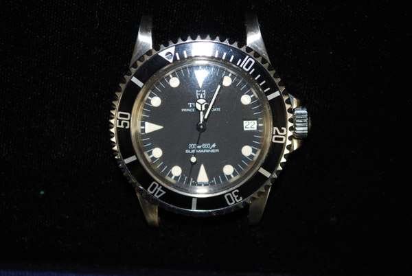 ROLEX TUDOR SUBMARINER: BROKEN BAND,PLASTIC DOME CRYSTAL REF # 76100 SHIPPING TO BE $12 + INS. OR BUYER CAN ARRANGE SHIPPING.