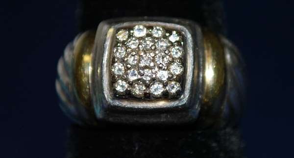 18KT/STERLING DAVID YURMAN DIAMOND RING: SET WITH APPROX. .25CT PAVE SET DIAMONDS SIZE APPROX. 5.25