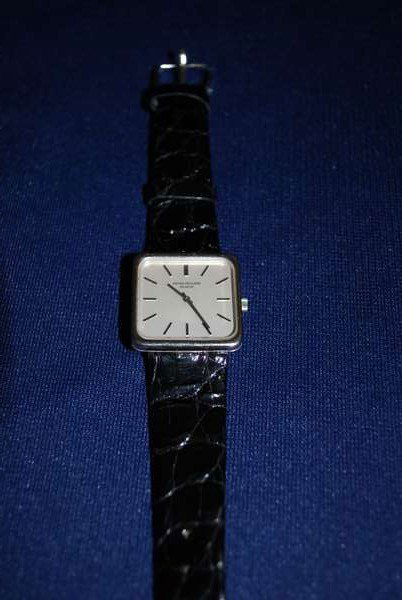 18KT W.G. PATEK PHILIPPE SQUARE WATCH: CIRCA 1980'S MANUAL WIND MOVEMENT GREY DIAL COMES ON BLACK ALLIGATOR STRAP 25MM CASE, SHIPPING WILL BE ADDED.