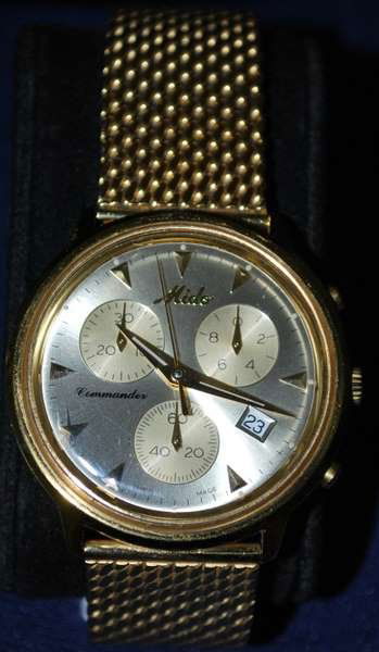 MENS G.P. MIDO CHRONOGRAPH 1970'S: COMMANDER DATE 3 REG CHRONOGRAPH HAS ORIGINAL BAND FULL SIZE WITH DATE PLUS SHIPPING