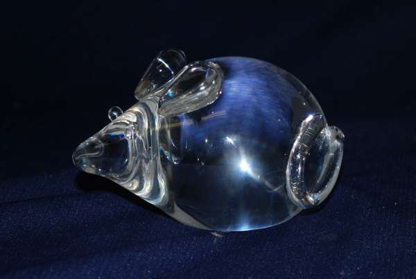 SIGNED STEUBEN CRYSTAL FIELD MOUSE: ART GLASS MOUSE, PART OF DR. ALBERT ESCHEN'S MICE COLLECTION, SIGNED ON BOTTOM, SITS 2.25" TALL, BUYER ARRANGES SHIPPING, WE CAN RECOMMEND LOCAL SHIPPER.