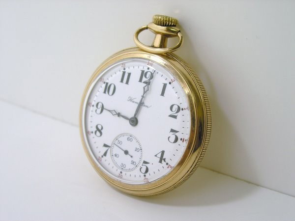 HAMILTON 974 POCKET WATCH: 17 JEWELS PHILADELPHIA G F CASE. BUYER ARRANGES SHIPPING