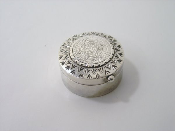 SILVER PILLBOX: MEXICAN SILVER PILLBOX 1 1/2 OZ. 1 3/4 " DIA., plus shipping