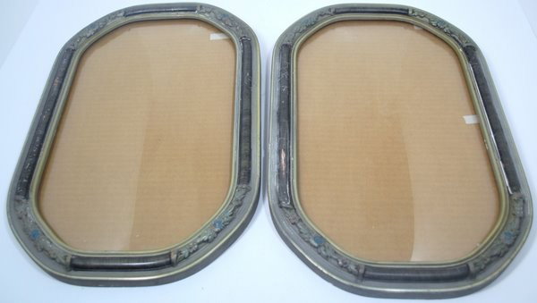 ANTIQUE PICTURE FRAMES: PAIR OF ANTIQUE PICTURE FRAMES WITH BEVELED GLASS IN A OVAL SHAPE,18x12"
