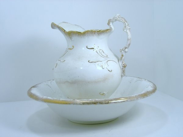 ANTIQUE BONE CHINA PITCHER & WASH BOWL: ANTIQUE BONE CHINA PITCHER & WASH BOWL IN WHITE WITH GOLD ACCENTS, MARKED ROYAL CHINA INTERNATIONAL
