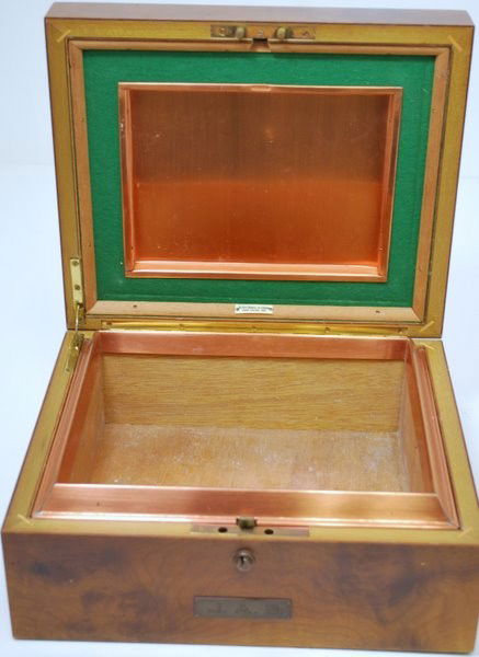 VERY LARGE VINTAGE ALFRED DUNHILL CIGAR HUMIDOR: CIRCA 1930'S ENGLISH CIGAR HUMIDOR BOX MADE BY ALFRED DUNHILL. SIGNED AND MARKED "ALFRED DUNHILL OF LONDON NEW YORK PARIS" , HAS KEY AND PUSH BUTTON OPENING MECHANISM, DOES NOT HAVE THE KEY.HAS PATENT