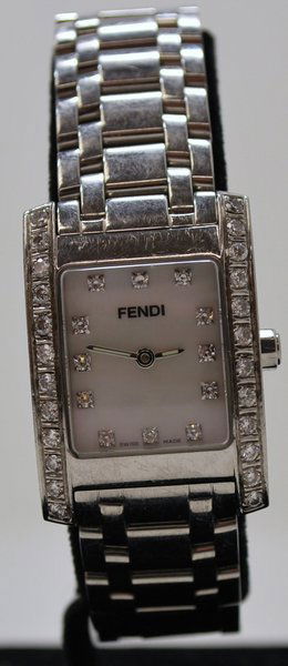 FENDI LADIES S/S DIAMOND WATCH 1.00CT: QUARTZ MOVEMENT FULL SIZE BAND SET WITH APPROX. 1.00CT DIAMOND BEZEL PLUS MOTHER OF PEARL DIAMOND DIAL COMES WITH BOX