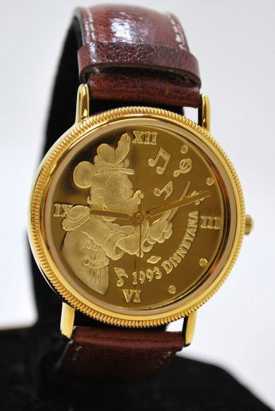 LIMITED EDITION MICKEY MOUSE WATCH: CIRCA 1993 DISNEYANA CONVENTION LIMITED TO 2500 PIECES, NEVER USED