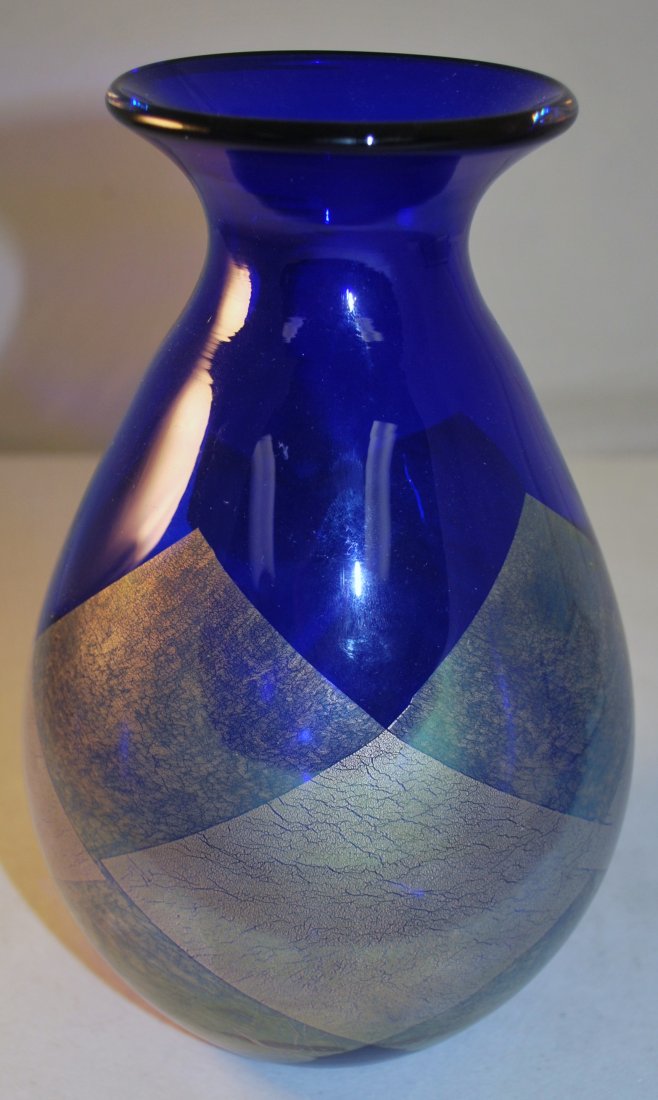 LARGE SIGNED TIFFANY VASE: ARTIST SIGNED JEFF ZIMMERMAN FOR TIFFANY & CO. COLBOLT BLUE WITH SILVER ACCENT