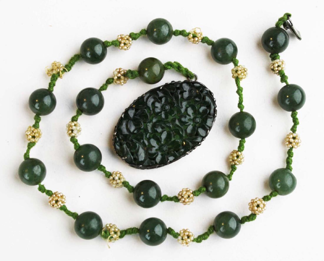 Ca. 1900 Chinese jade necklace and pendant. (1 of 5)