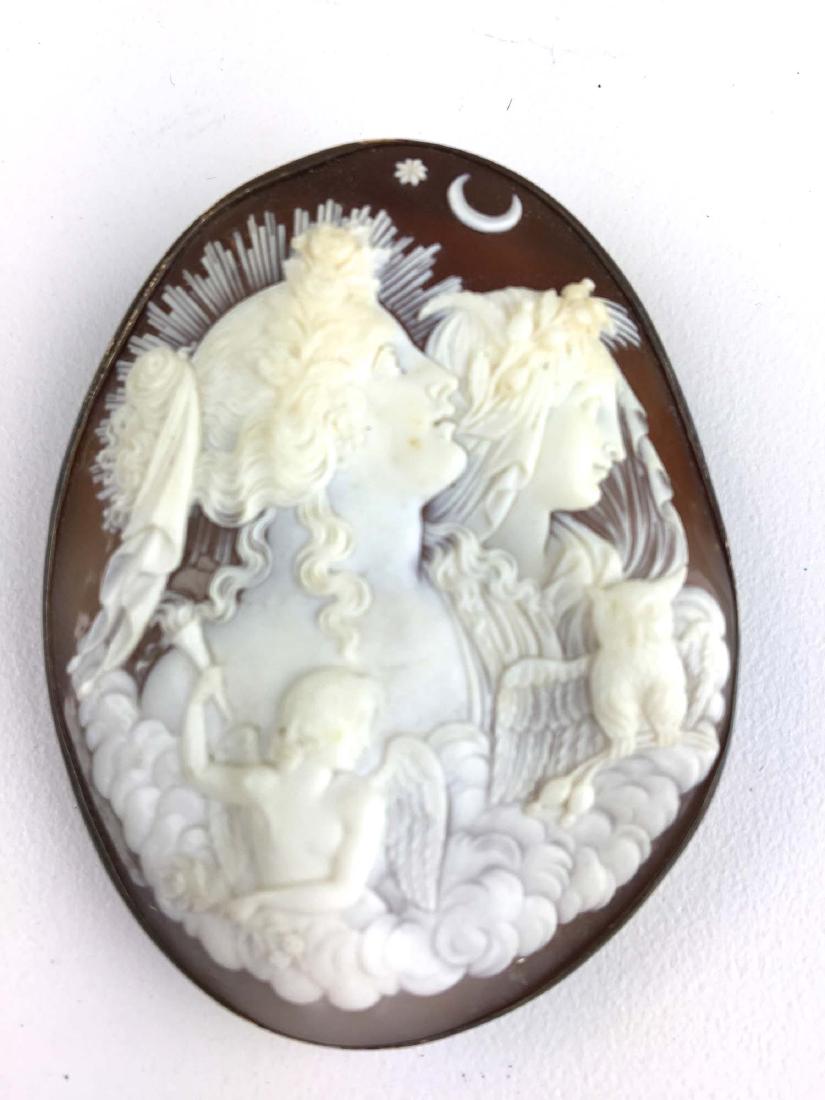 Outstanding Victorian cameo brooch pendant. (1 of 2)
