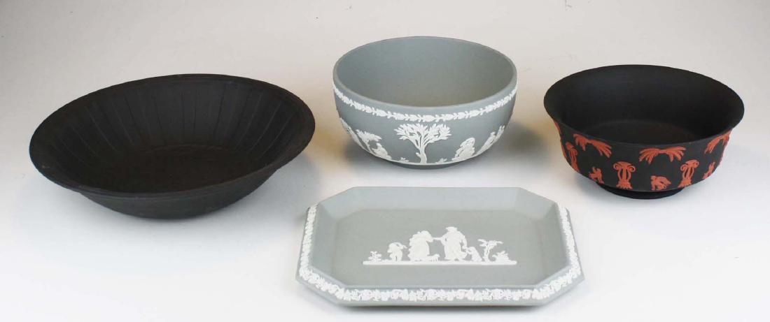 4 Wedgwood pottery tableware pieces, mint in original (1 of 5)