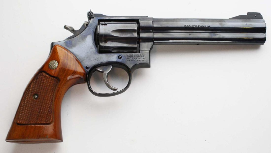 Smith and Wesson Model 586: Smith and Wesson Model 586 Revolver in .357 Magnum overall good condition 5.5" barrel