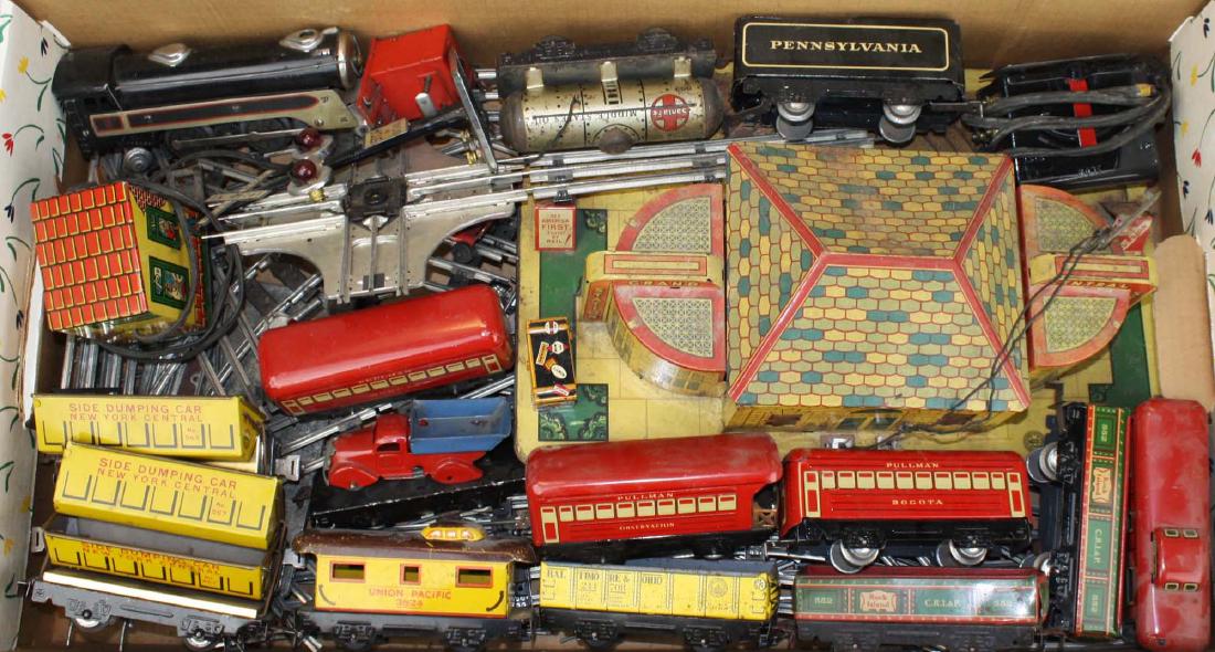 Marx tin litho train set, station, & accessories: Marx tin litho train set, station, & accessories