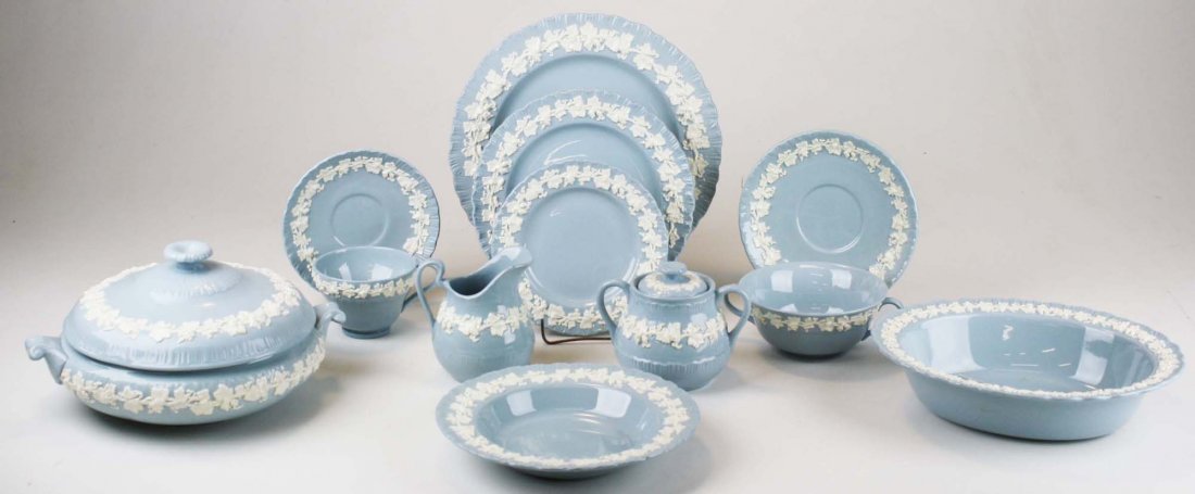 71 pcs Wedgwood Queensware china (1 of 4)