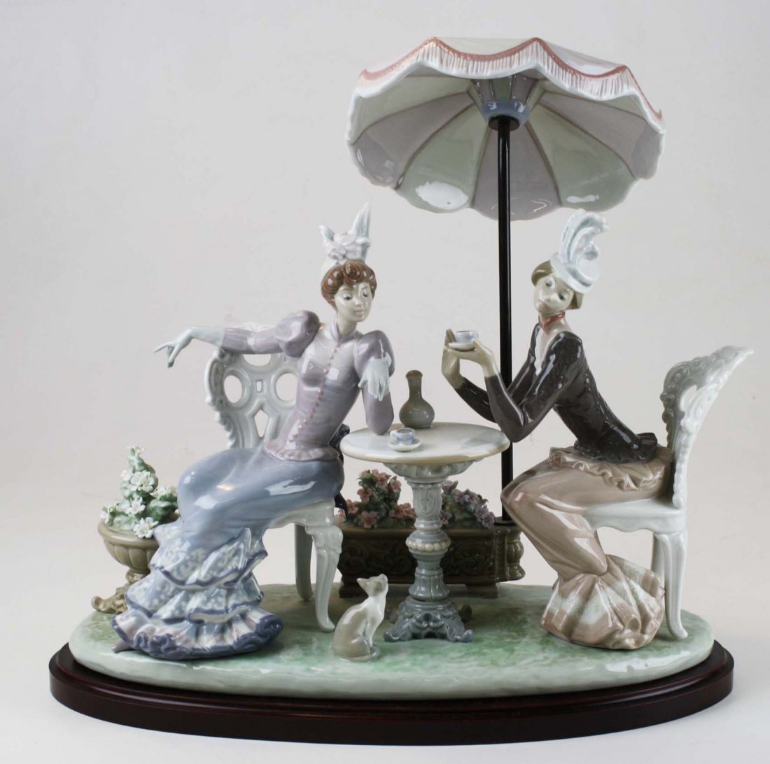 Lladro Café de Paris porcelain figure group (1 of 9)
