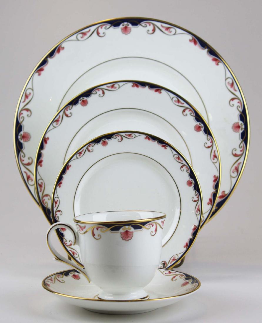 34 pcs Lenox Georgian Shell porcelain dinnerware: 34 pcs Lenox Georgian Shell bone china porcelain service for 6 dinnerware set including 6 cups, 7 saucers, 7 side plates, 7 salad plates, 7 dinner plates