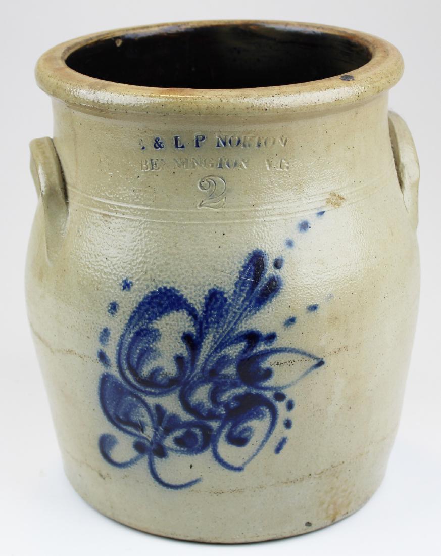 E & L P Norton, Bennington, VT ovoid crock (1 of 9)