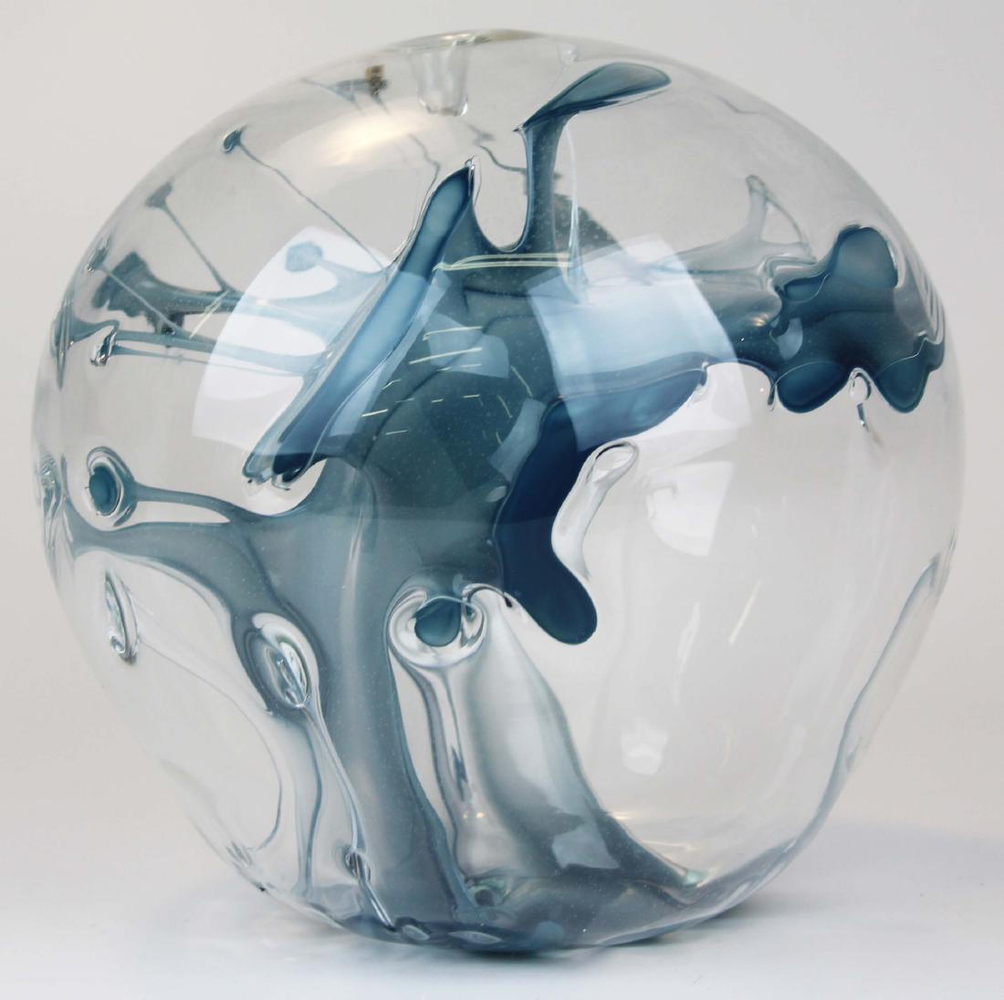 Peter Bramhall Bridgewater, VT art glass orb: Peter Bramhall Bridgewater, VT art glass spherical orb signed "Peter Bramhall 28 January 1987" with green striations 9" x 9"