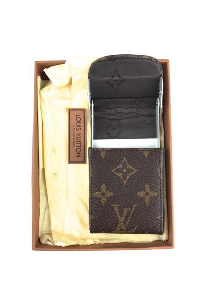 Louis Vuitton card case. (1 of 2)