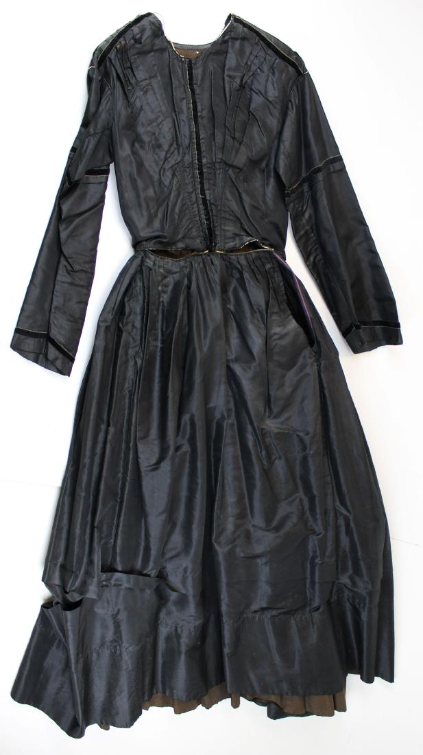 ca. 1860 Victorian black silk long sleeve dress (1 of 16)